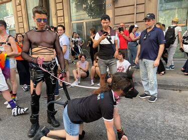 Uomini vestiti da cani, utero in affitto e maternità surrogata. Ecco il Gay Pride di Palermo 16