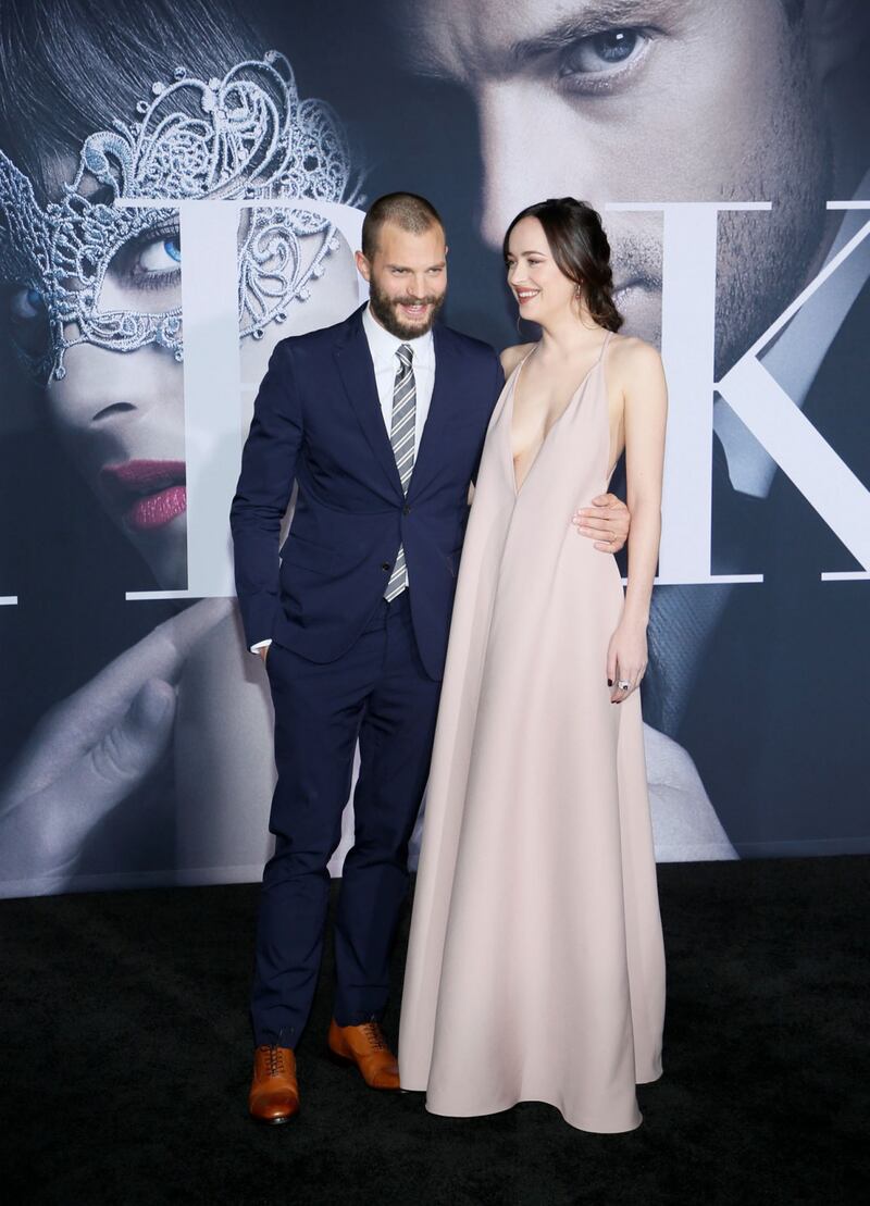 Dakota Johnson hot, sexy per "50 Sfumature di Nero" 14