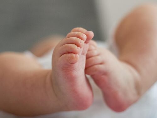 Credeva di stare male, ma scopre di essere incinta: parto choc a La Spezia