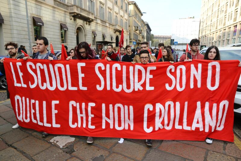 La manifestazione di Milano: "Uccidere Salvini non è reato" 14