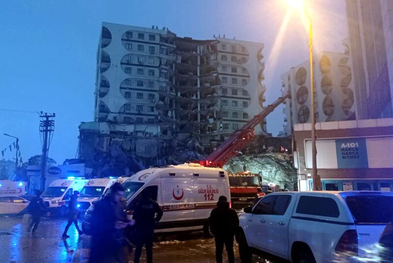 Terremoto al confine tra Turchia e Siria: le immagini del disastro 4