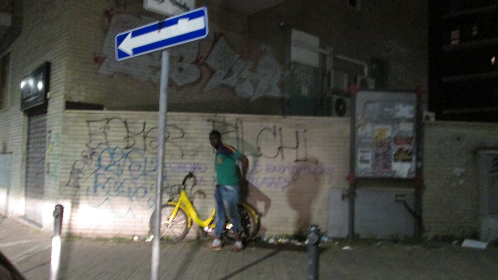 Pusher gambiani in cella: tutti richiedenti asilo