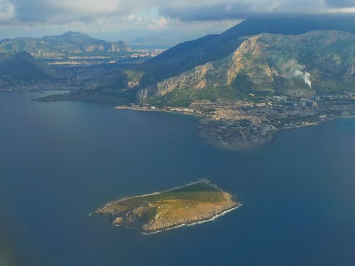 Tre isole siciliane in vendita, l'allarme dei Verdi: "Gioielli italiani comprati e tanti rischi speculativi"