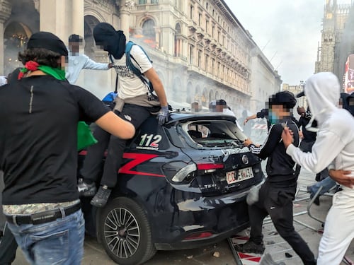 La sinistra condanna a metà. “Quei ragazzi vanno ascoltati”