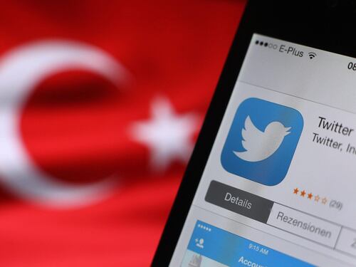 Turchia, il presidente Gül contro il blocco di Twitter voluto da Erdogan