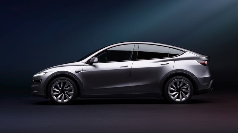 Tesla Model Y 2025: guarda la gallery del nuovo modello 10