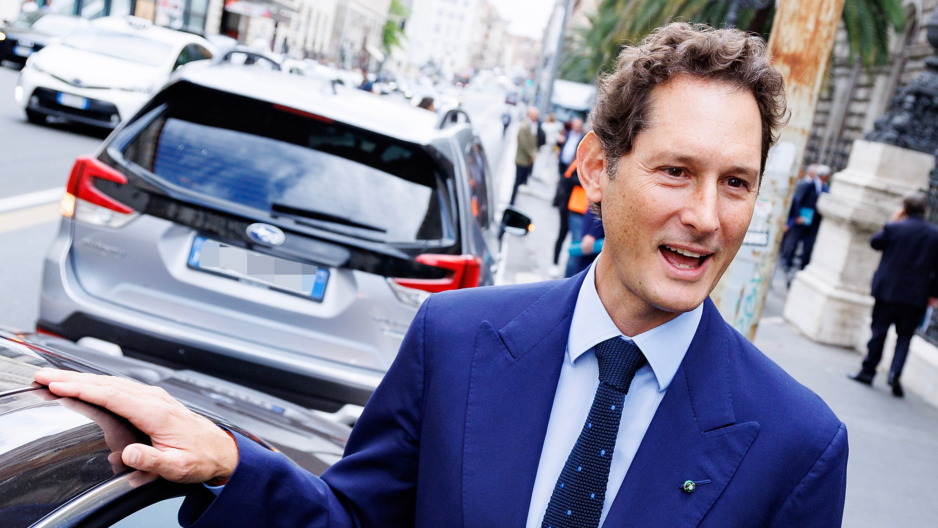 Elkann, aria di svolta: "Verrò in Parlamento per il piano Stellantis". Ecco i punti da chiarire