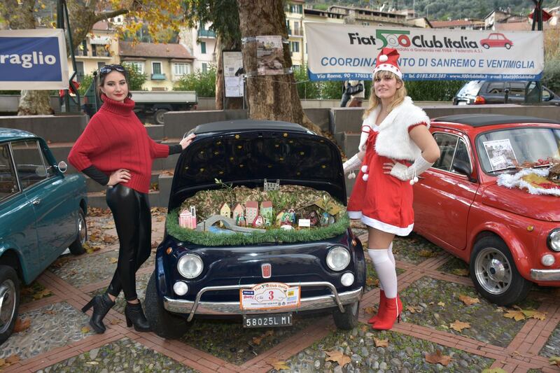 Le mitiche Fiat 500 ospitano concorso di presepi 10