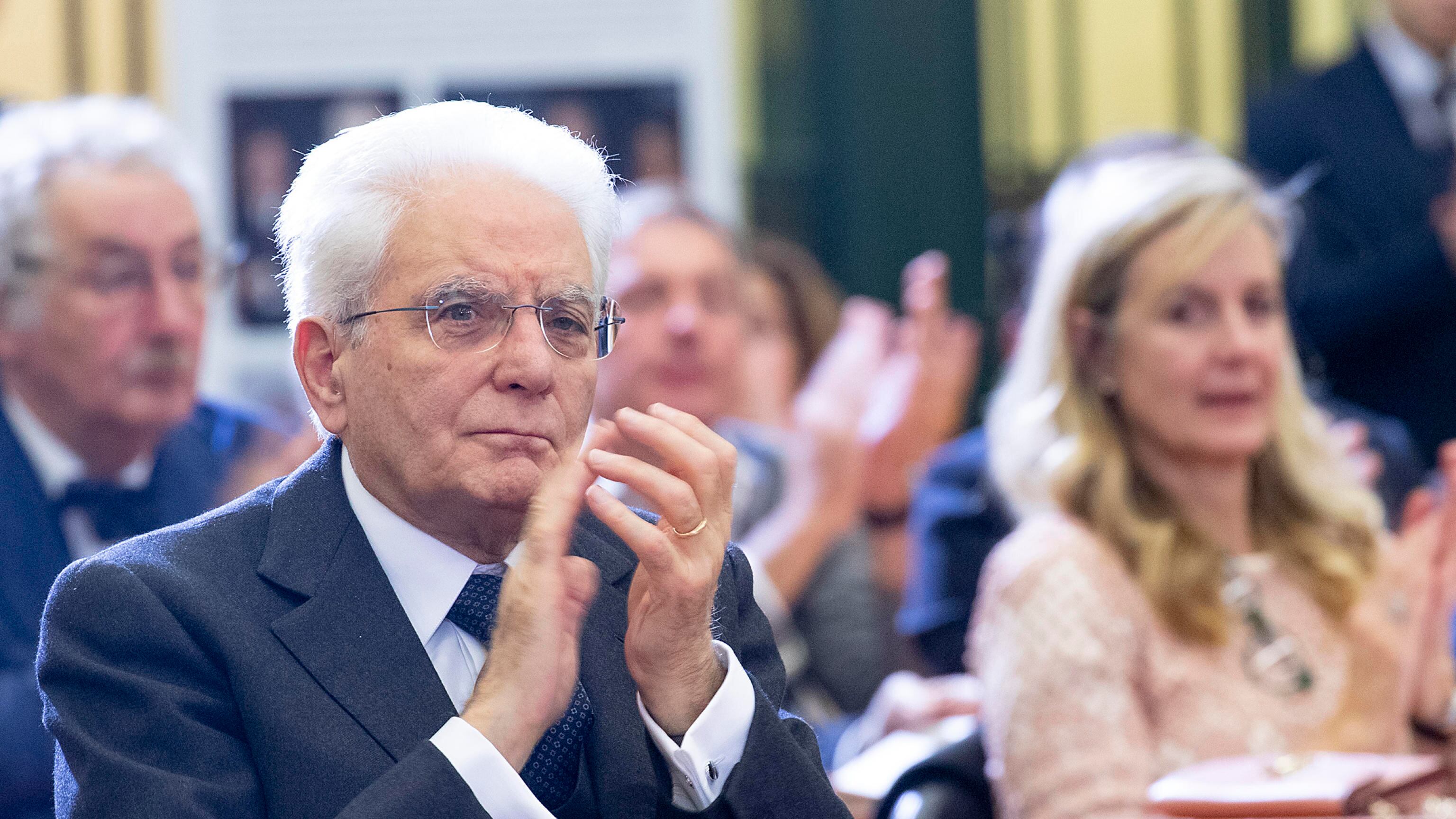 Mattarella garante. "Sul Pnrr difficoltà ma serve onorare gli impegni presi con Bruxelles"