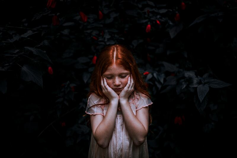 Bambina triste