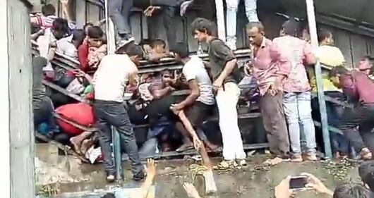 Calca alla stazione di Mumbai 4