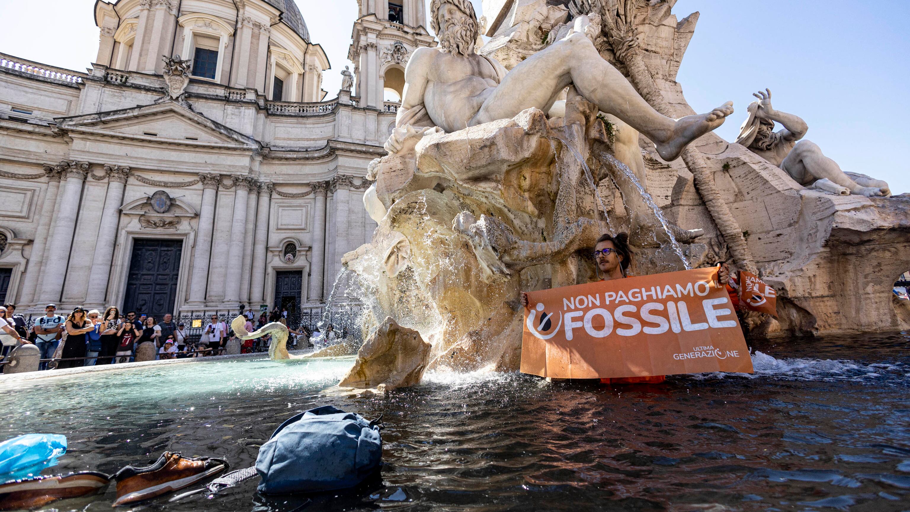 "Vi ascoltiamo". Il Pd accarezza ancora gli eco-vandali
