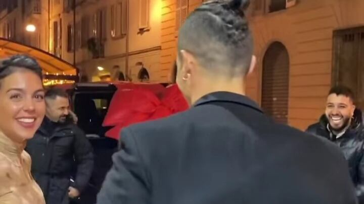 Cristiano Ronaldo, festa e regalo a sorpresa per i suoi 35 anni