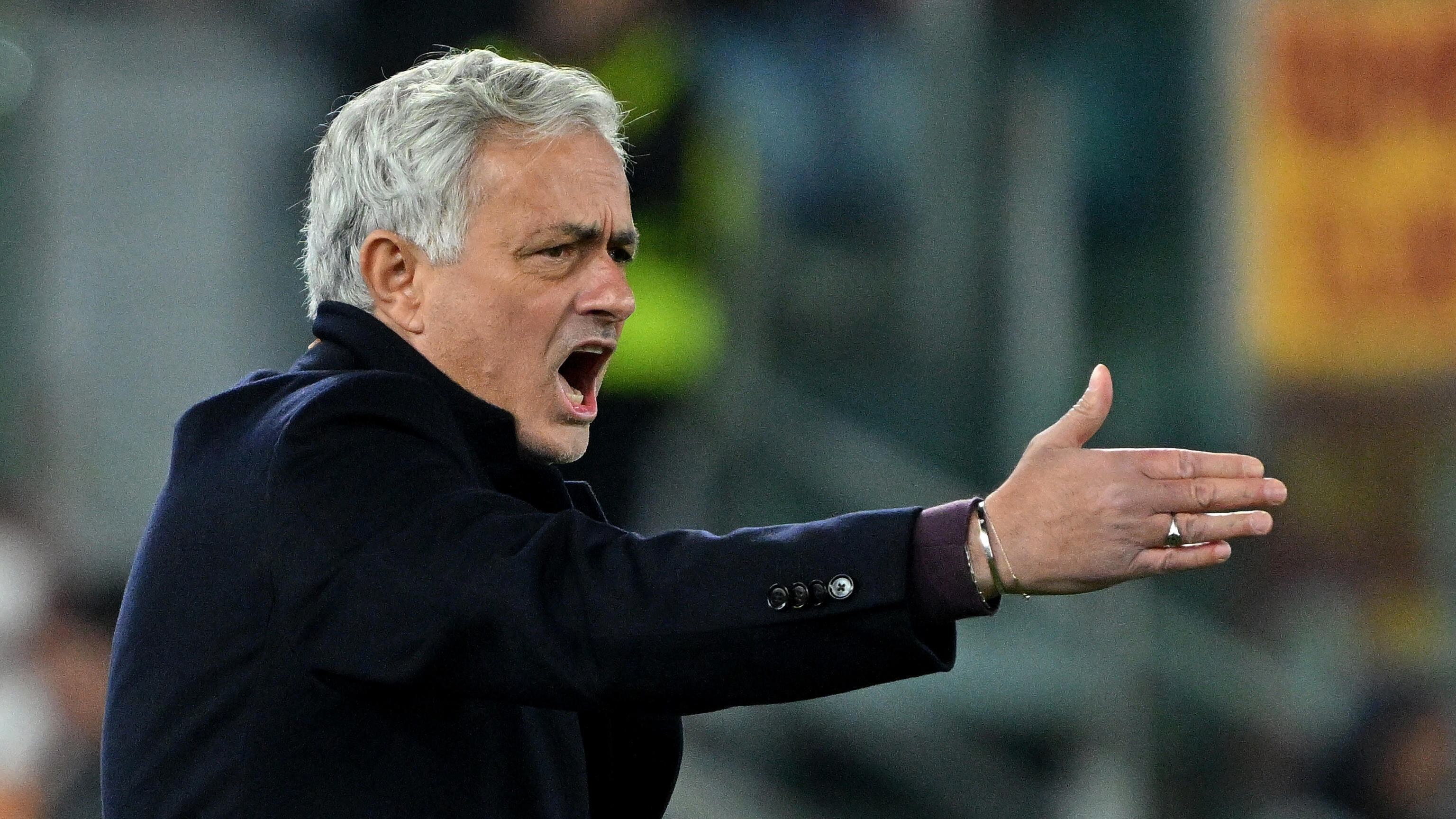"Senza rispetto", "Cerca un nemico". Cosa è successo tra Mourinho e Mauro