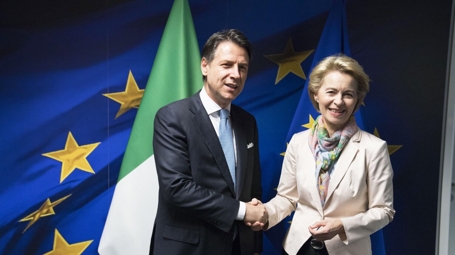 È bufera sulla task force. E Bruxelles scarica Conte