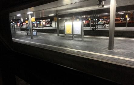 Dusseldorf, attacco con l'ascia in stazione 1