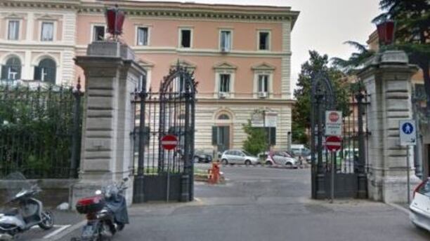 La violenza sulla stagista, le altre denunce: arrestato l'infermiere