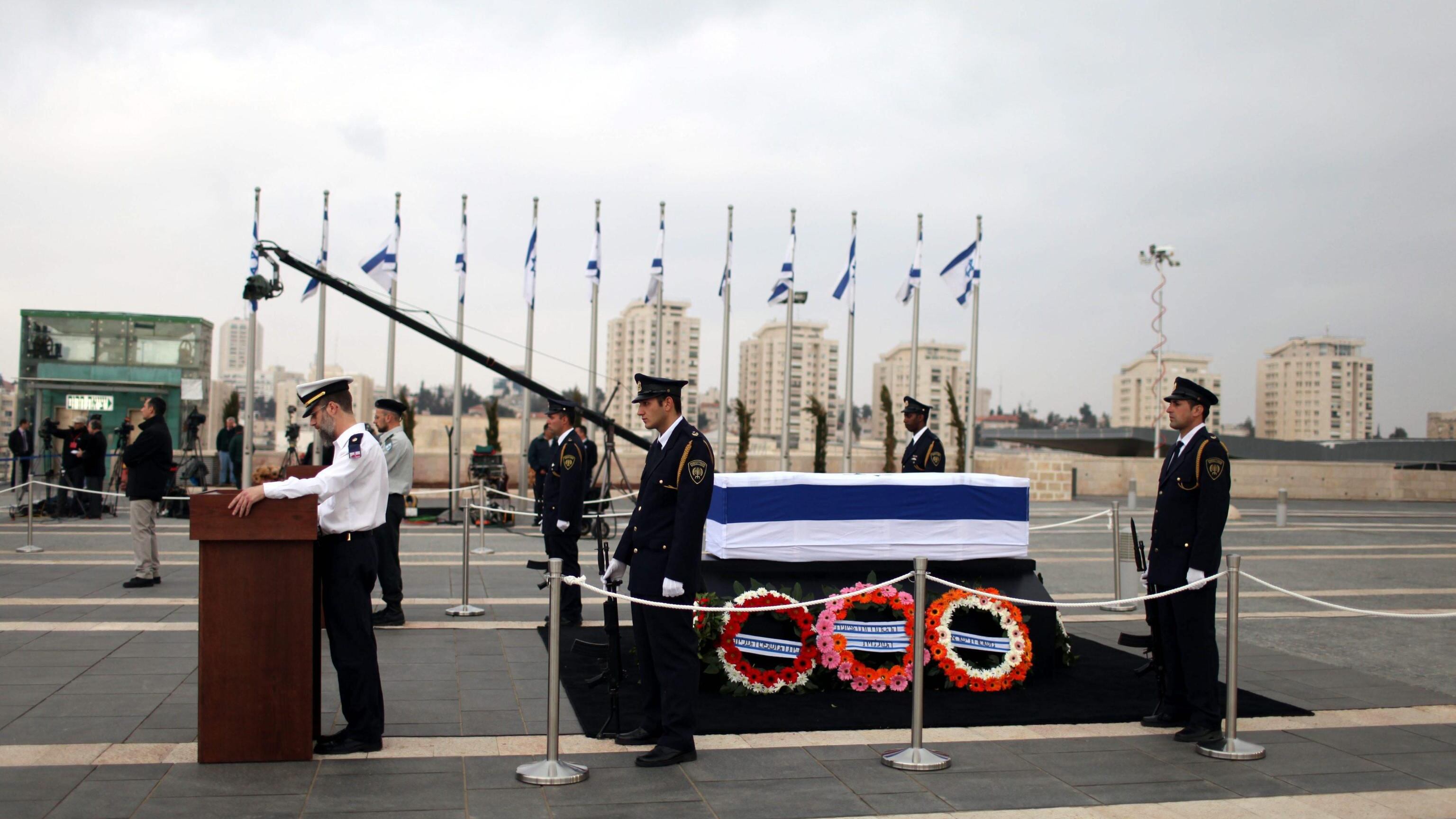 Israele, ultimo saluto a Sharon. Indagine su chi ha esultato per la sua morte