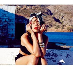 Grecia, Rihanna torna senza veli: ecco gli scatti 6