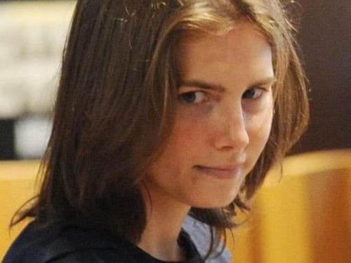 Amanda vuole pregare sulla tomba di Meredith