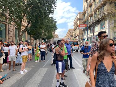 Uomini vestiti da cani, utero in affitto e maternità surrogata. Ecco il Gay Pride di Palermo 15