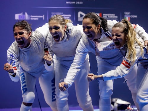 Scherma, doppietta azzurra: l'Italia è oro nel fioretto femminile e nella spada uomini