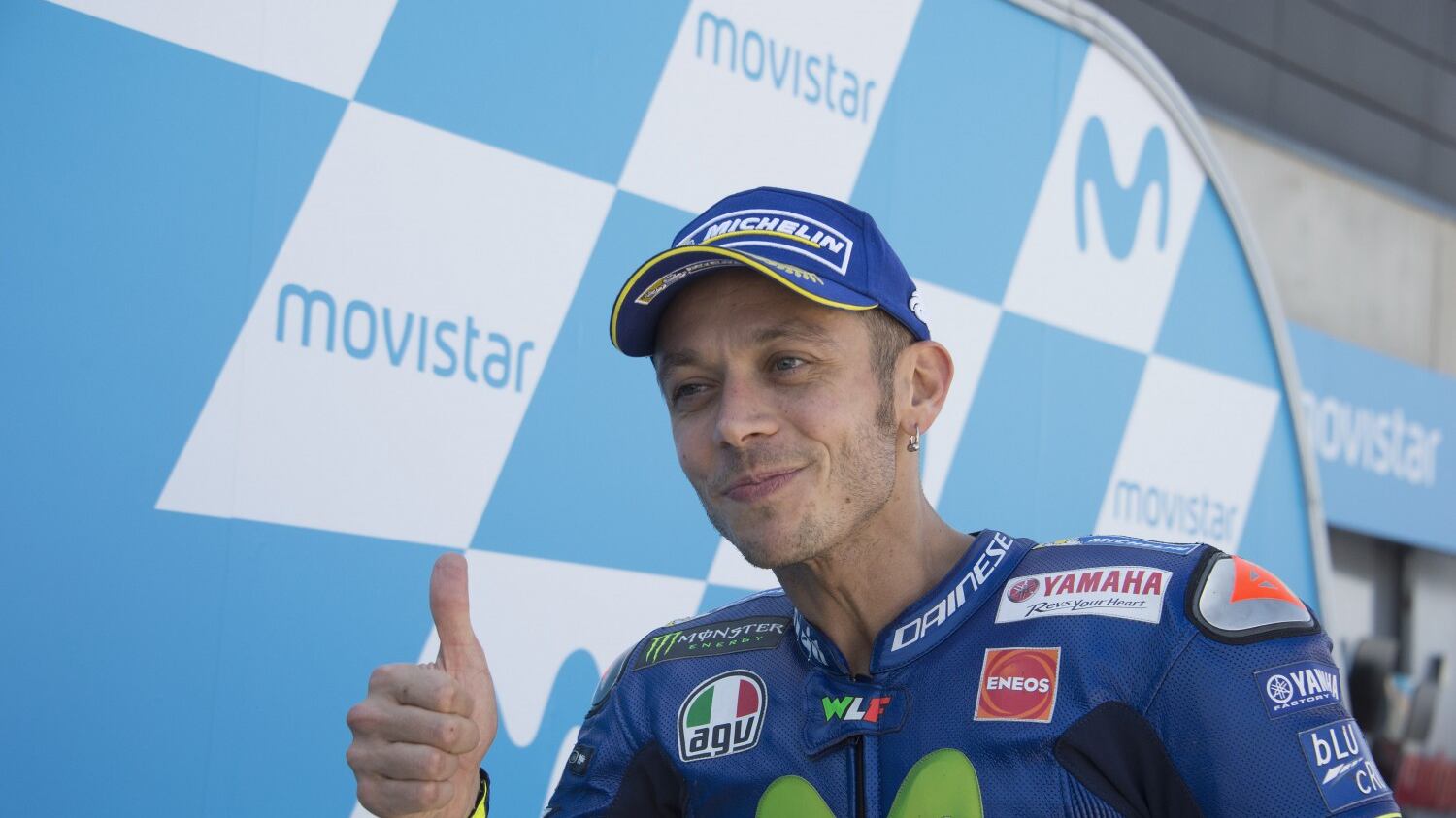 Valentino Rossi in tribunale: "Ci deve 114mila euro di arretrati"