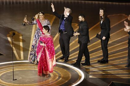 "The elephant whisperers" di Kartiki Gonsalves and Guneet Monga premiato con l'Oscar per il miglior corto documentario