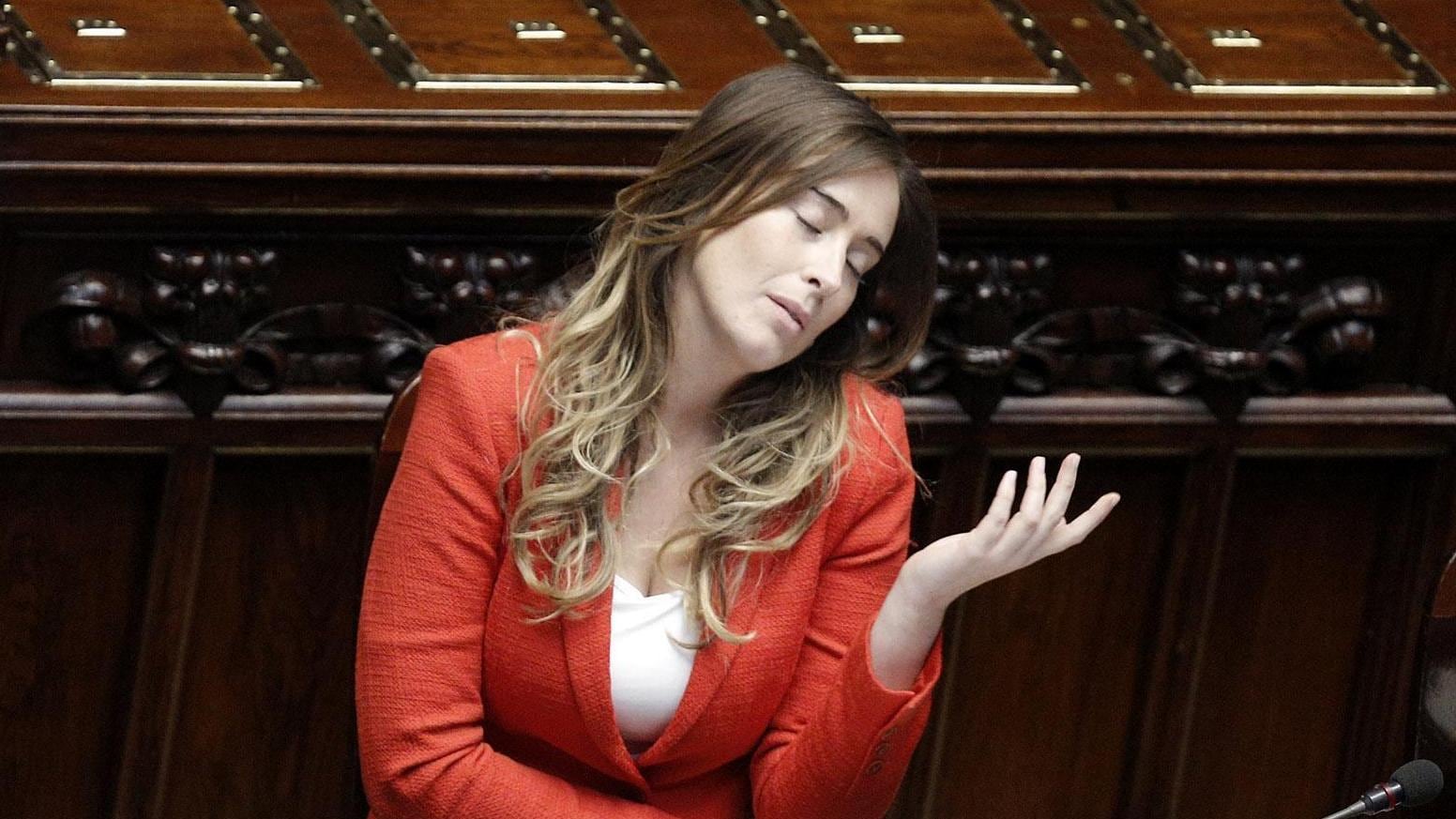 La Boschi minaccia i grillini: niente soldi se vincete