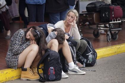Il giorno dopo all'aeroporto distrutto 7