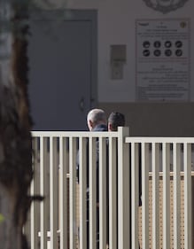 Olmert entra in carcere 8