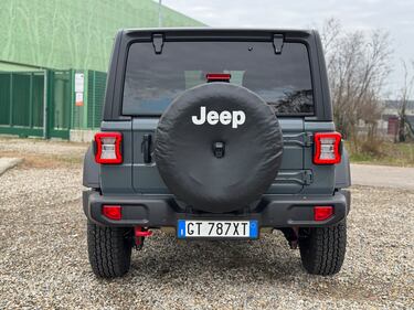 Jeep Wrangler Rubicon 2025: la gallery del 2.0 turbo benzina 10