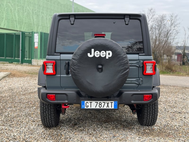 Jeep Wrangler Rubicon 2025: la gallery del 2.0 turbo benzina 10