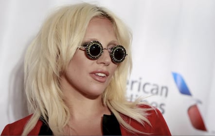 Lady Gaga senza trucco e in reggiseno su Instagram 21