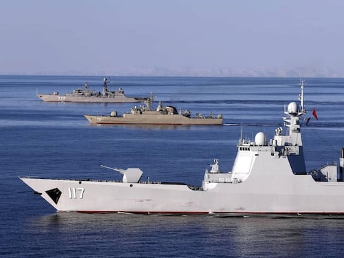 La flotta di Putin sbarca in Cina, scattano le maxi manovre con Pechino: a cosa puntano