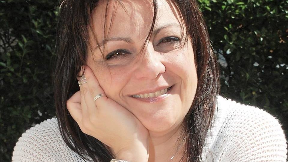 Rimini, consigliera Pd cacciata dal bar: "Vai coi nomadi, non qui"