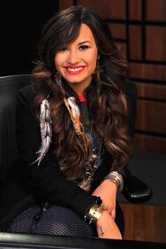 Demi Lovato hot in calze a rete 18