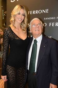 Elena Santarelli, trasparenze a Milano 30