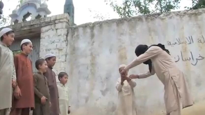 Afghanistan, bimbi a scuola di terrorismo con l'Isis