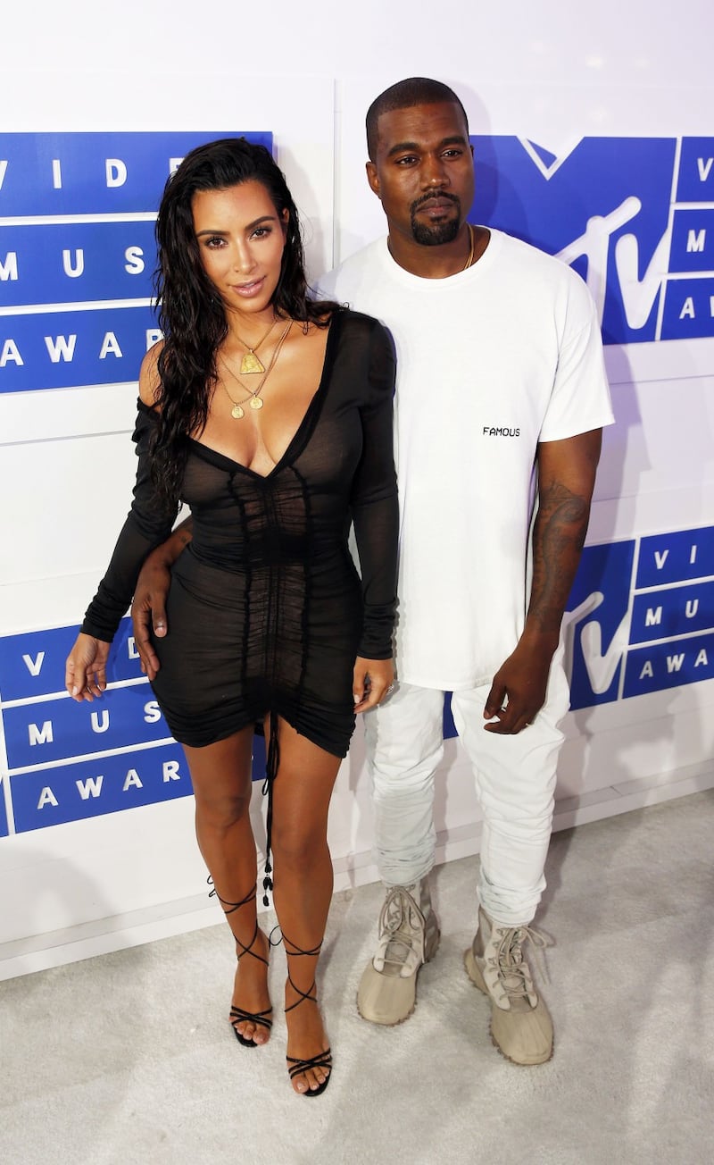 Kim Kardashian, la sensualità esplosiva 18
