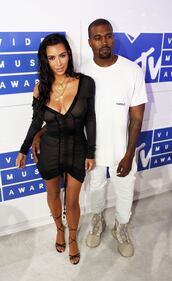 Kim Kardashian, la sensualità esplosiva 18
