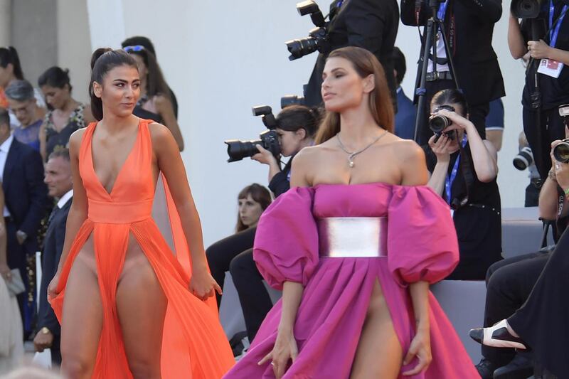 Dayane Mello hot all'Isola 2017, ecco l'abito con i mosquitos 23