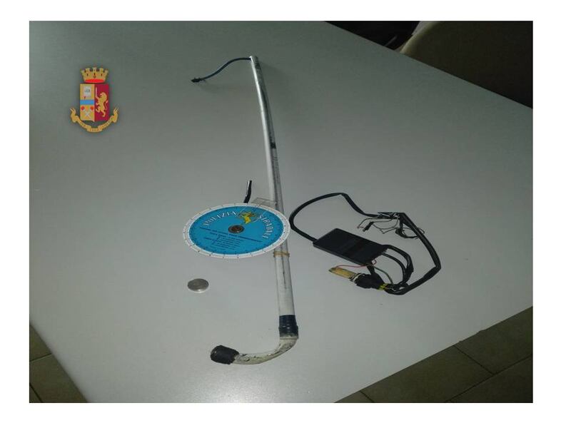 Taranto, l'asta con la calamita e il cronotachigrafo del camionista 1
