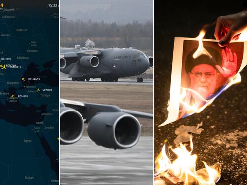 Aerei C-17A e C-5M verso il Medio Oriente. Gli Usa accerchiano l'Iran. Trump: "Navi in viaggio, speriamo di non doverle usare"