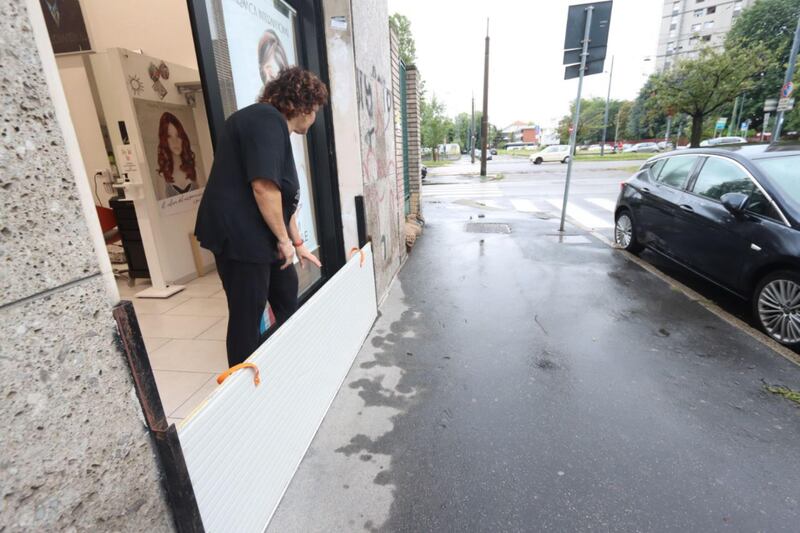 Maltempo a Milano, esonda il Seveso