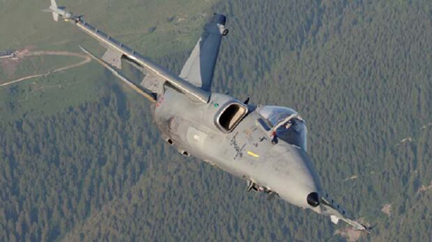 "Nessuna anomalia": gli Amx italiani continueranno a volare