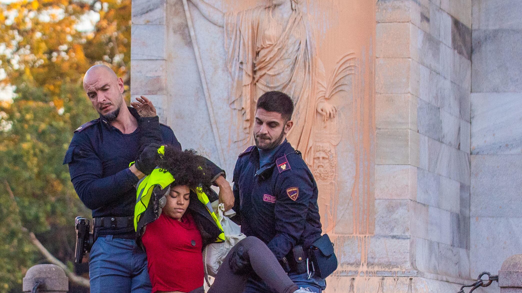 "Alcuni partiti e politici ci sono vicini e ci aiutano". La rivelazione di Ultima generazione