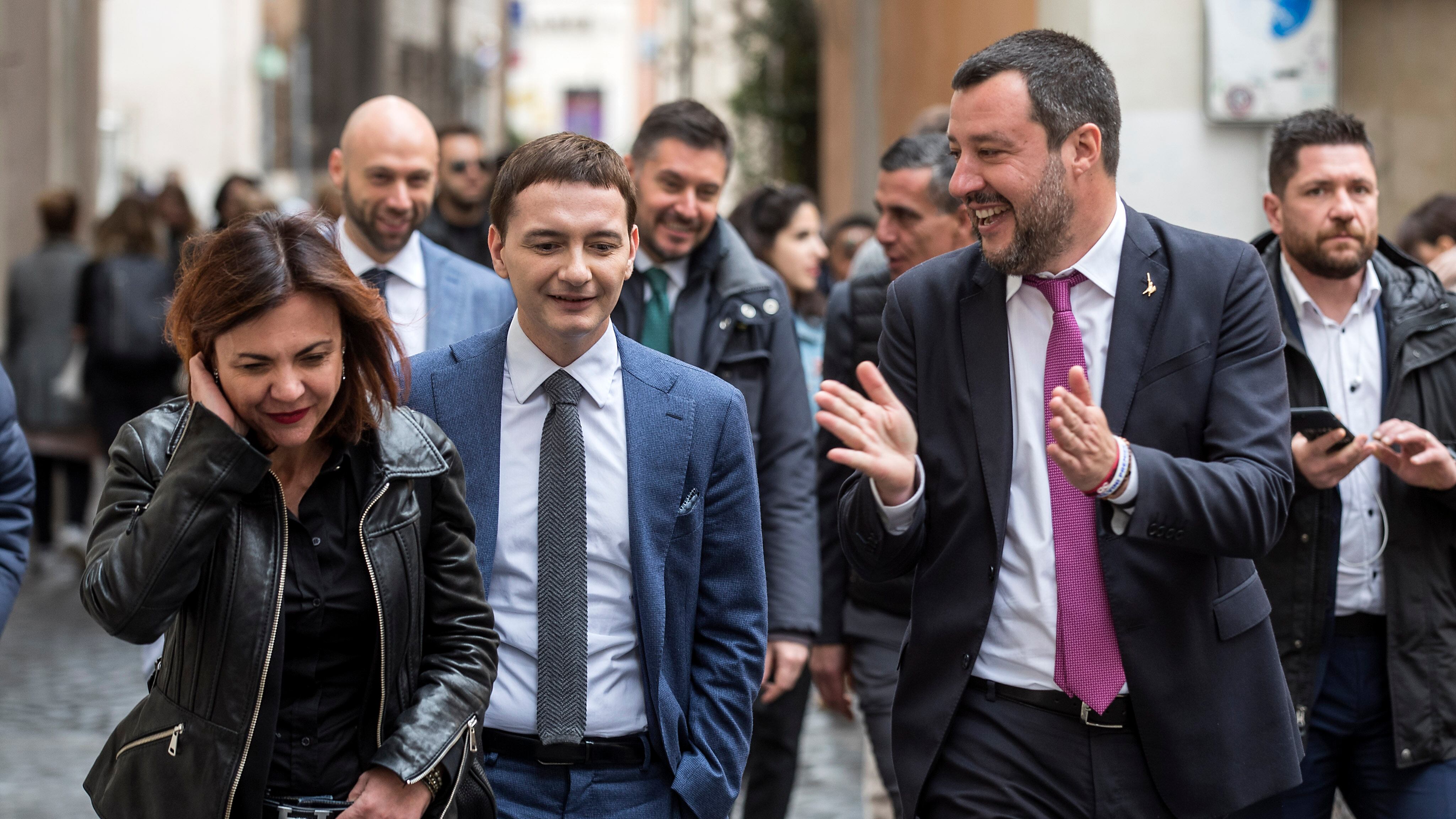 Matteo si sente accerchiato. "Un attacco indegno alla Lega"