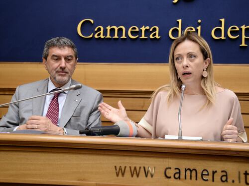 Meloni stoppa l'effetto Sardegna. E ora punta sulle Europee