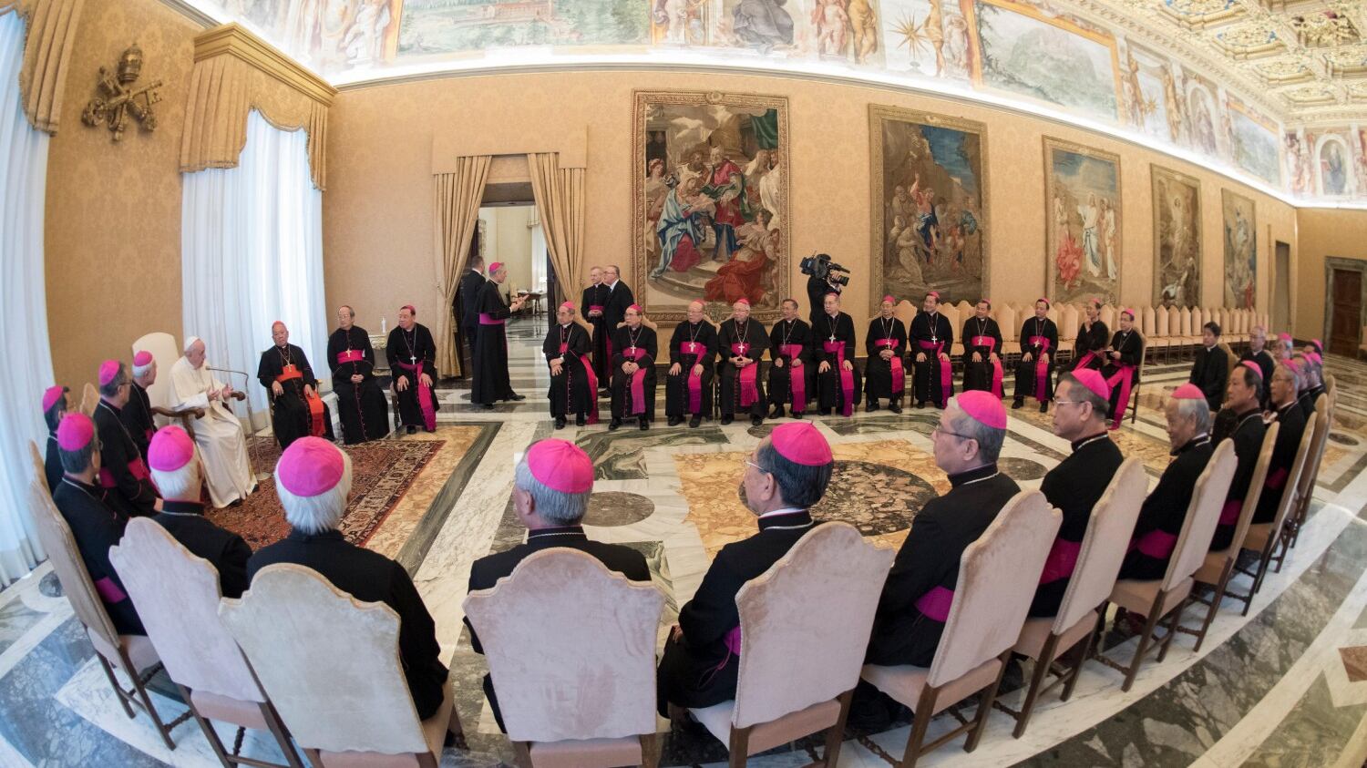 Vaticano, arrivano i documenti "contro" l'ideologia gender
